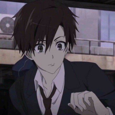 女孩太想念外公外婆睡墓碑旁不愿走